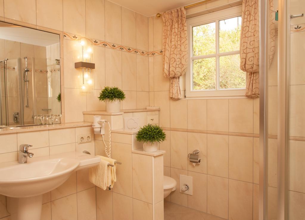 Hotel Zum Weissen Stein Kirchen  Pokój zdjęcie
